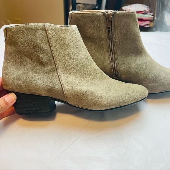Kelsi Dagger Tan Suede Booties - Picture 5 of 12